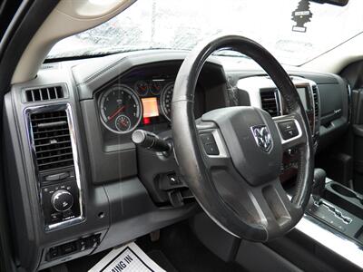 2011 RAM 1500 Laramie  4x4 - Photo 11 - Mishawaka, IN 46545