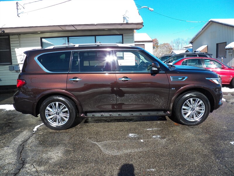 2018 Infiniti QX80 photo 2