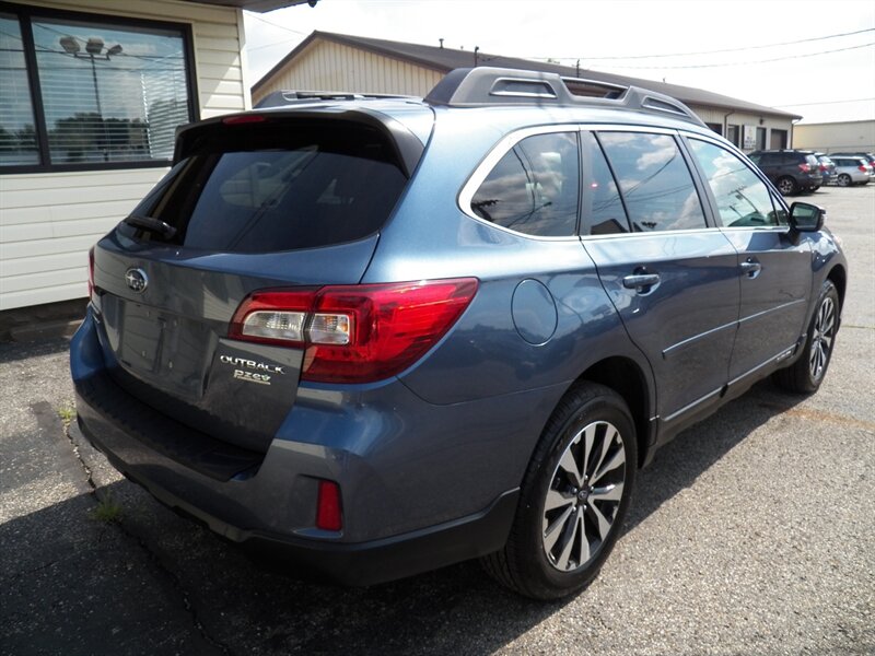 2015 Subaru Outback 2.5i Limited AWD - Photo 4 - Mishawaka, IN 46545