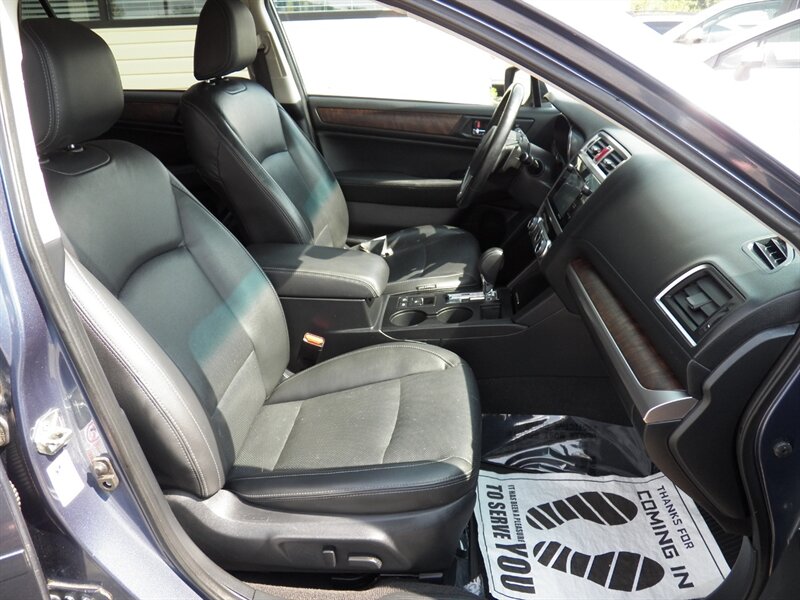 2015 Subaru Outback 2.5i Limited AWD - Photo 10 - Mishawaka, IN 46545
