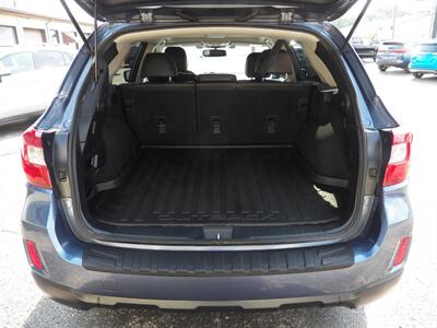 2015 Subaru Outback 2.5i Limited AWD - Photo 8 - Mishawaka, IN 46545