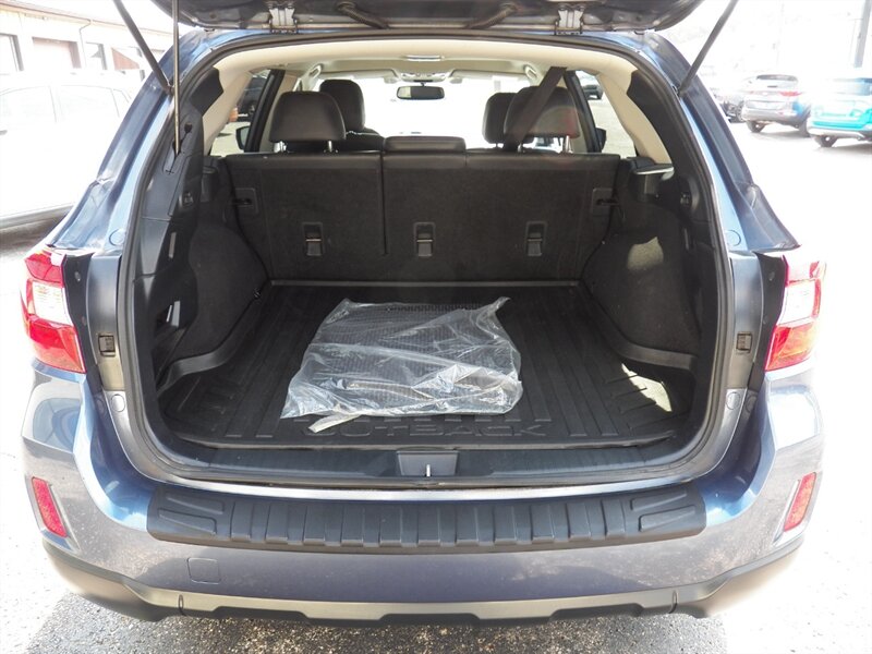 2015 Subaru Outback 2.5i Limited AWD - Photo 7 - Mishawaka, IN 46545
