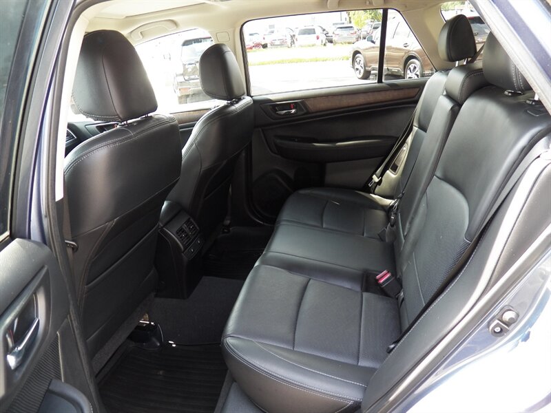 2015 Subaru Outback 2.5i Limited AWD - Photo 6 - Mishawaka, IN 46545