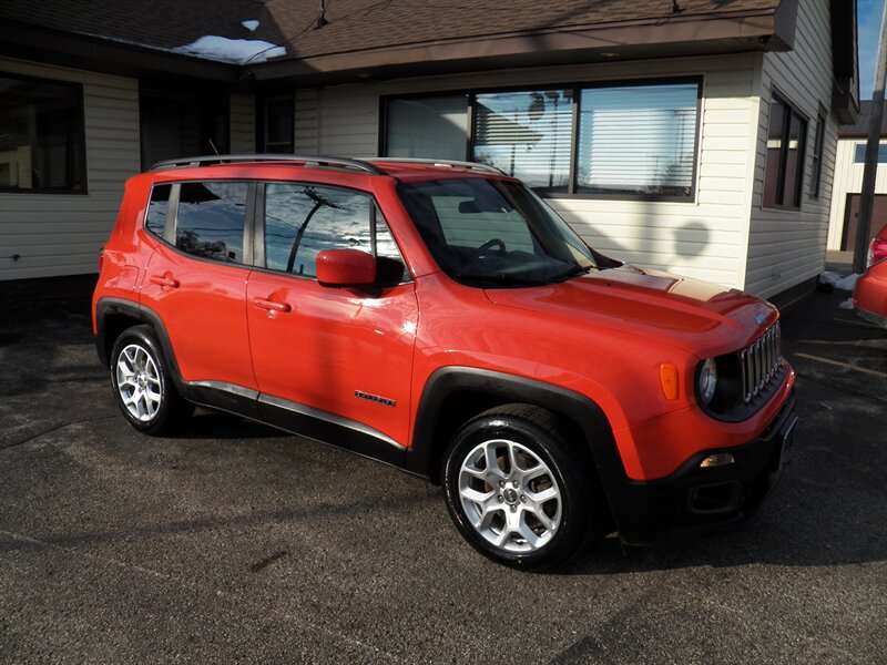 2016 Jeep Renegade Latitude's photo