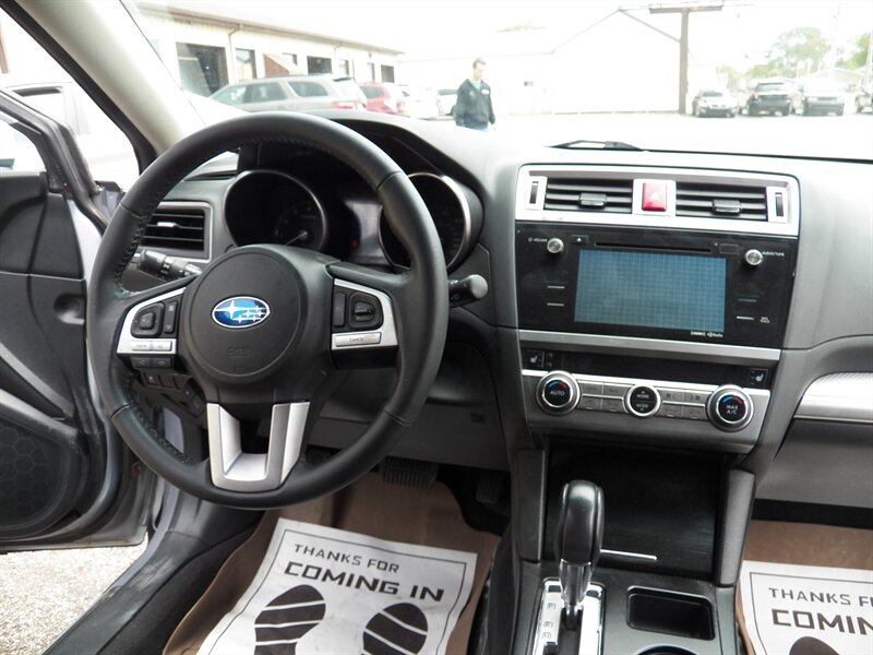 2017 Subaru Outback 2.5i Premium AWD - Photo 15 - Mishawaka, IN 46545