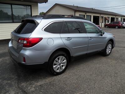 2017 Subaru Outback 2.5i Premium AWD - Photo 3 - Mishawaka, IN 46545