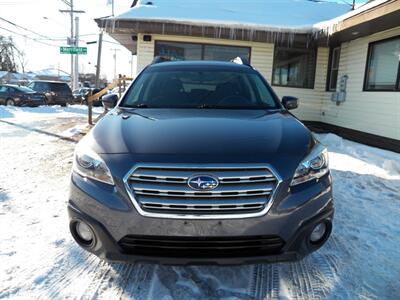 2017 Subaru Outback 2.5i Premium AWD - Photo 8 - Mishawaka, IN 46545