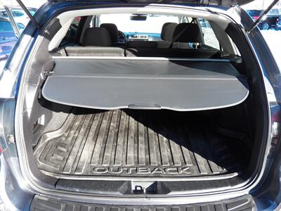 2017 Subaru Outback 2.5i Premium AWD - Photo 12 - Mishawaka, IN 46545