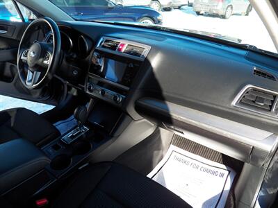 2017 Subaru Outback 2.5i Premium AWD - Photo 15 - Mishawaka, IN 46545