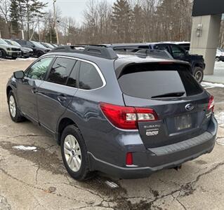 2017 Subaru Outback 2.5i Premium  AWD - Photo 3 - Mishawaka, IN 46545
