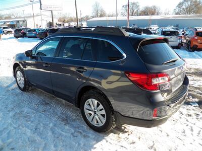2017 Subaru Outback 2.5i Premium AWD - Photo 4 - Mishawaka, IN 46545