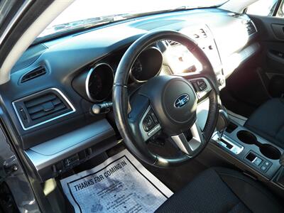 2017 Subaru Outback 2.5i Premium AWD - Photo 9 - Mishawaka, IN 46545