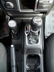 2022 Jeep Wrangler Sport  4x4 - Photo 30 - Mishawaka, IN 46545