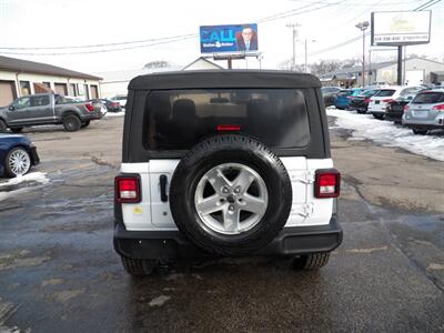 2022 Jeep Wrangler Sport  4x4 - Photo 4 - Mishawaka, IN 46545