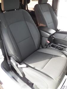2022 Jeep Wrangler Sport  4x4 - Photo 14 - Mishawaka, IN 46545