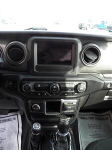 2022 Jeep Wrangler Sport  4x4 - Photo 19 - Mishawaka, IN 46545
