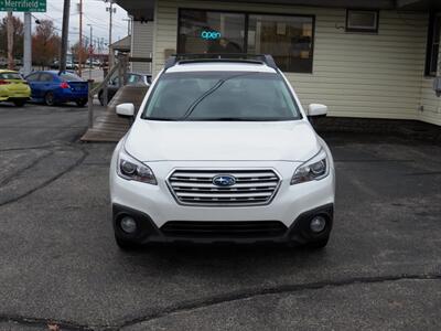 2017 Subaru Outback 2.5i Premium  AWD - Photo 8 - Mishawaka, IN 46545