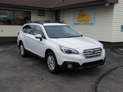 2017 Subaru Outback 2.5i Premium  AWD - Photo 1 - Mishawaka, IN 46545