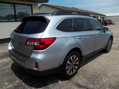2015 Subaru Outback 2.5i Limited  AWD - Photo 4 - Mishawaka, IN 46545