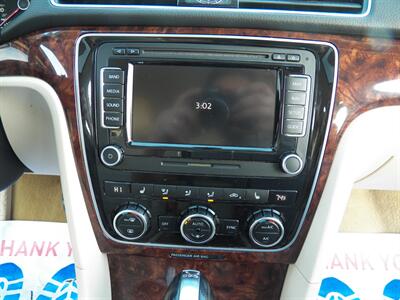 2013 Volkswagen Passat TDI SEL Premium   - Photo 16 - Mishawaka, IN 46545
