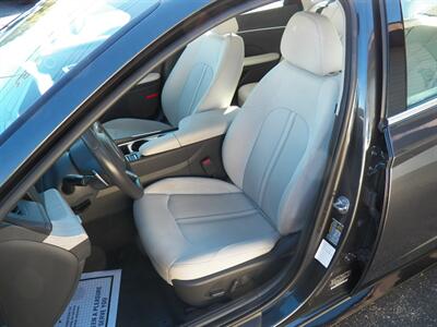 2024 Hyundai SONATA Hybrid SEL   - Photo 7 - Mishawaka, IN 46545