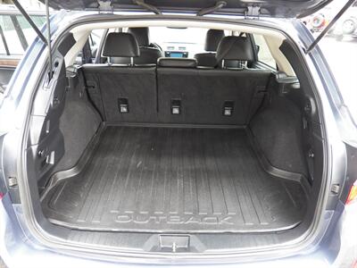 2017 Subaru Outback 2.5i Limited  AWD - Photo 11 - Mishawaka, IN 46545