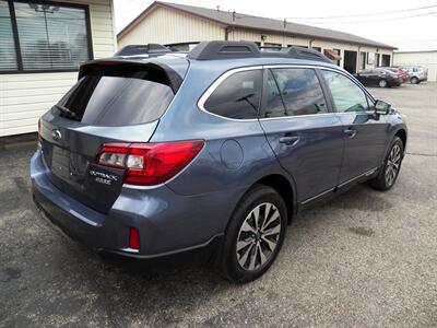 2017 Subaru Outback 2.5i Limited  AWD - Photo 2 - Mishawaka, IN 46545