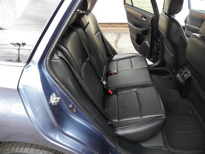 2017 Subaru Outback 2.5i Limited  AWD - Photo 12 - Mishawaka, IN 46545
