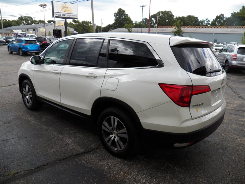 2017 Honda Pilot EX-L AWD - Photo 3 - Mishawaka, IN 46545