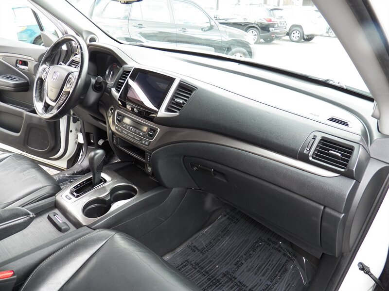 2017 Honda Pilot EX-L AWD - Photo 17 - Mishawaka, IN 46545
