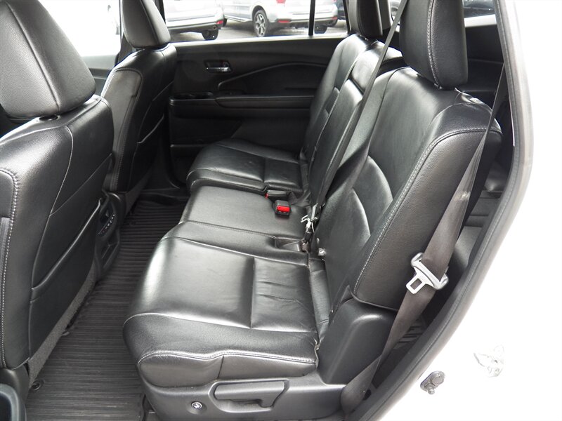 2017 Honda Pilot EX-L AWD - Photo 10 - Mishawaka, IN 46545