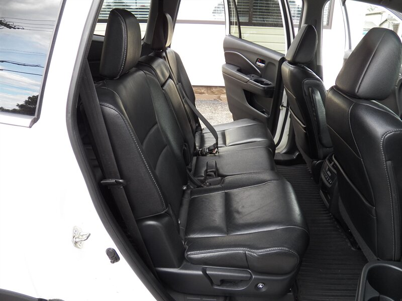 2017 Honda Pilot EX-L AWD - Photo 14 - Mishawaka, IN 46545