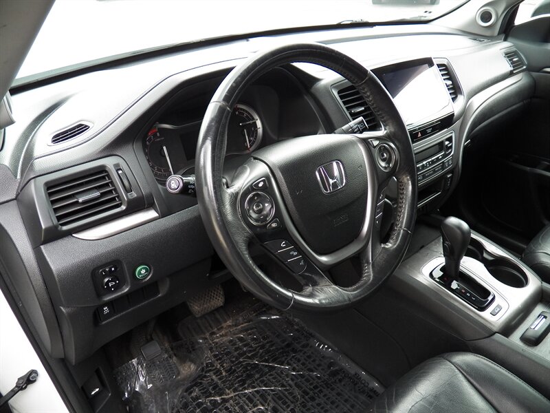 2017 Honda Pilot EX-L AWD - Photo 7 - Mishawaka, IN 46545
