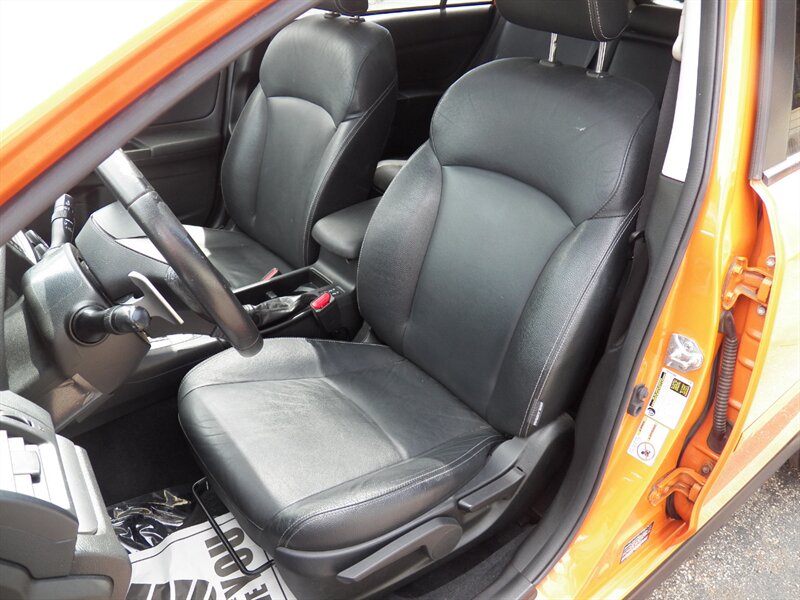 2014 Subaru XV Crosstrek Limited Package AWD - Photo 8 - Mishawaka, IN 46545