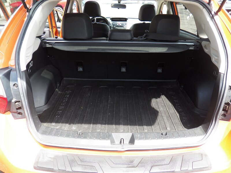 2014 Subaru XV Crosstrek Limited Package AWD - Photo 11 - Mishawaka, IN 46545