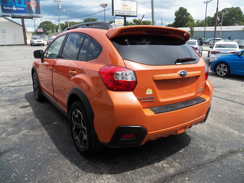 2014 Subaru XV Crosstrek Limited Package AWD - Photo 2 - Mishawaka, IN 46545