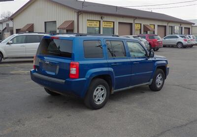 2010 Jeep Patriot Sport   - Photo 3 - Mishawaka, IN 46545