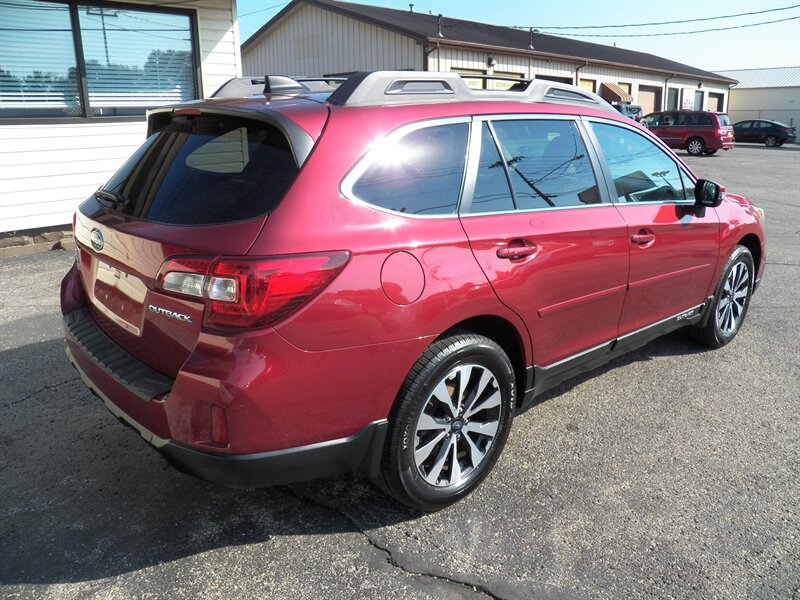 2016 Subaru Outback 2.5i Limited photo 3