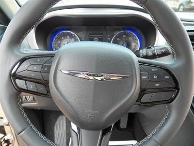 2018 Chrysler Pacifica Touring Plus   - Photo 20 - Mishawaka, IN 46545