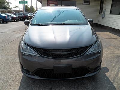 2018 Chrysler Pacifica Touring Plus   - Photo 5 - Mishawaka, IN 46545