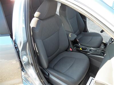2021 Toyota Corolla LE   - Photo 10 - Mishawaka, IN 46545