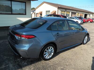 2021 Toyota Corolla LE   - Photo 2 - Mishawaka, IN 46545