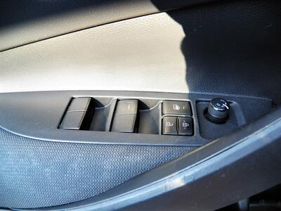 2021 Toyota Corolla LE   - Photo 19 - Mishawaka, IN 46545