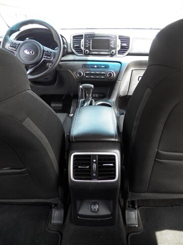 2017 Kia Sportage LX AWD - Photo 11 - Mishawaka, IN 46545