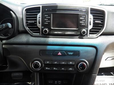 2017 Kia Sportage LX AWD - Photo 12 - Mishawaka, IN 46545