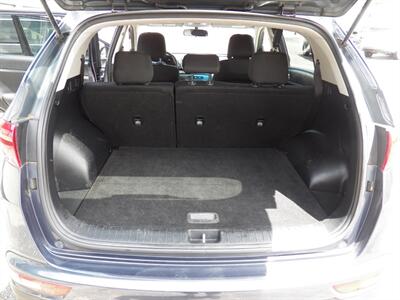 2017 Kia Sportage LX AWD - Photo 8 - Mishawaka, IN 46545