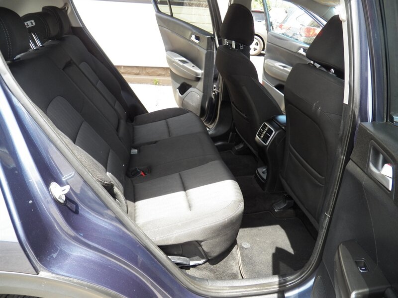 2017 Kia Sportage LX AWD - Photo 9 - Mishawaka, IN 46545