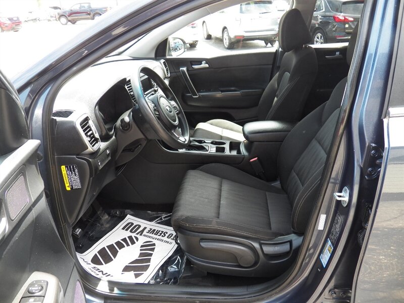2017 Kia Sportage LX AWD - Photo 5 - Mishawaka, IN 46545