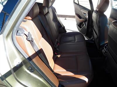 2021 Subaru Outback Touring  AWD - Photo 11 - Mishawaka, IN 46545