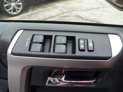 2018 Toyota 4Runner SR5 Premium 4X4 - Photo 16 - Mishawaka, IN 46545